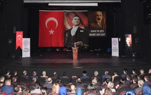Güzeloğlu, İstiklal Marşı&#039;nın Kabulü ve Mehmet Akif Ersoy&#039;u Anma Etkinliğine Katıldı