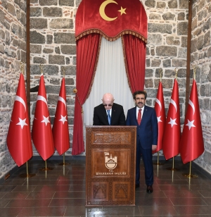 TBMM eski Başkanı Kahraman’dan Güzeloğlu’na ziyaret