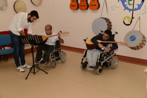 Büyükşehir Belediyesi’nden engellilere müzik kursu