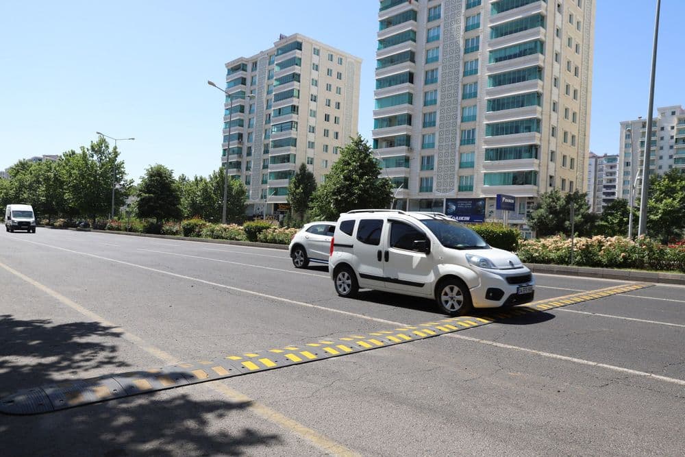 Fırat Bulvarı’nda trafik güvenliği için yeni önlemler