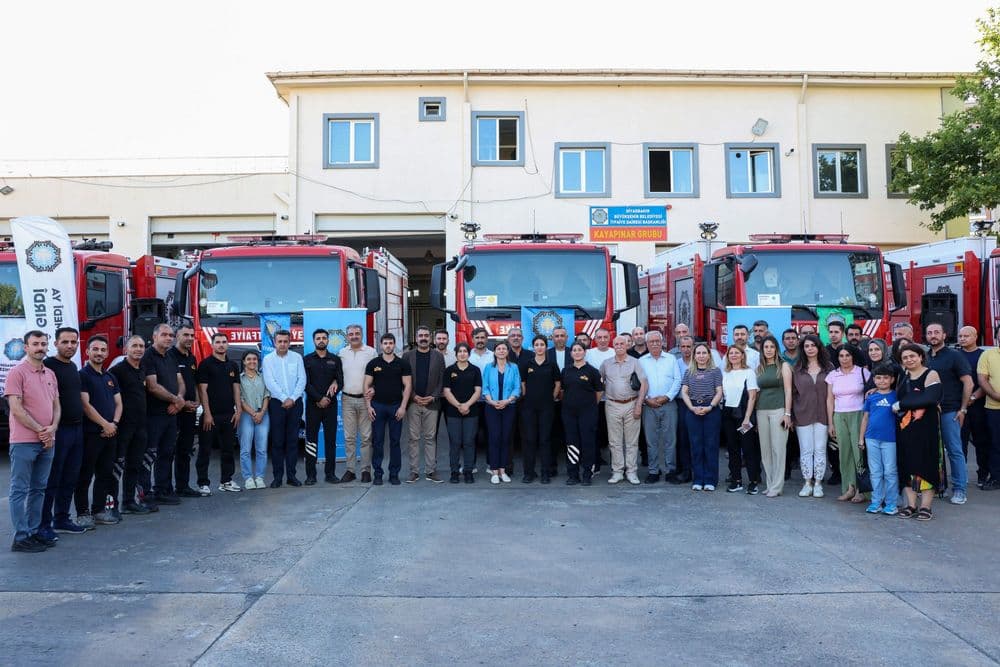 İtfaiye filosuna 20 yeni araç: Halk için yatırımlara devam edeceğiz