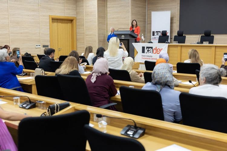  Eşbaşkan Bucak: Kadın temsiliyetini artırmak için birlikte mücadele edeceğiz 2