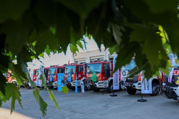 İtfaiye filosuna 20 yeni araç: Halk için yatırımlara devam edeceğiz 4
