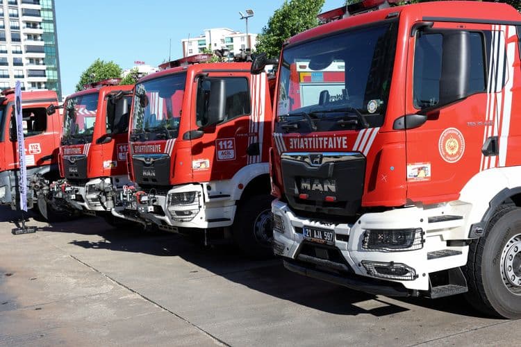 İtfaiye filosuna 20 yeni araç: Halk için yatırımlara devam edeceğiz 5