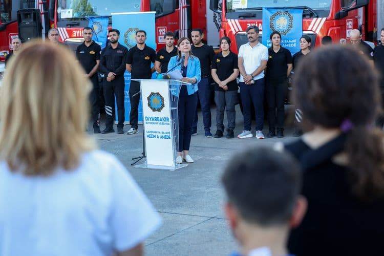 İtfaiye filosuna 20 yeni araç: Halk için yatırımlara devam edeceğiz 10