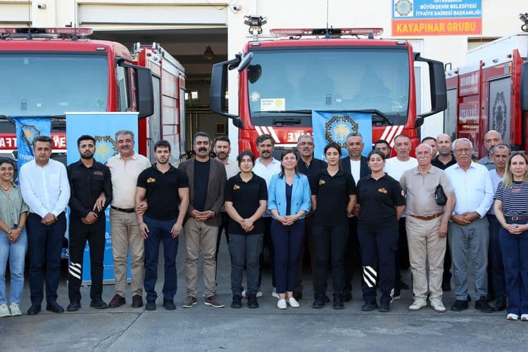 İtfaiye filosuna 20 yeni araç: Halk için yatırımlara devam edeceğiz 15