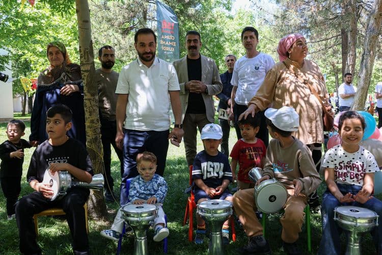 Kürt Dil Bayramı etkinliğinde çocuklar doyasıya eğlendi 9
