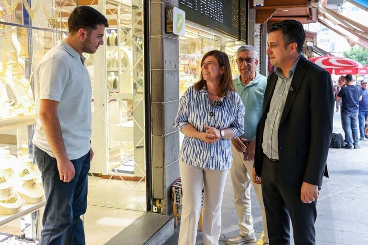 Eşbaşkan Bucak, Gazi Caddesi esnafını ziyaret etti 5