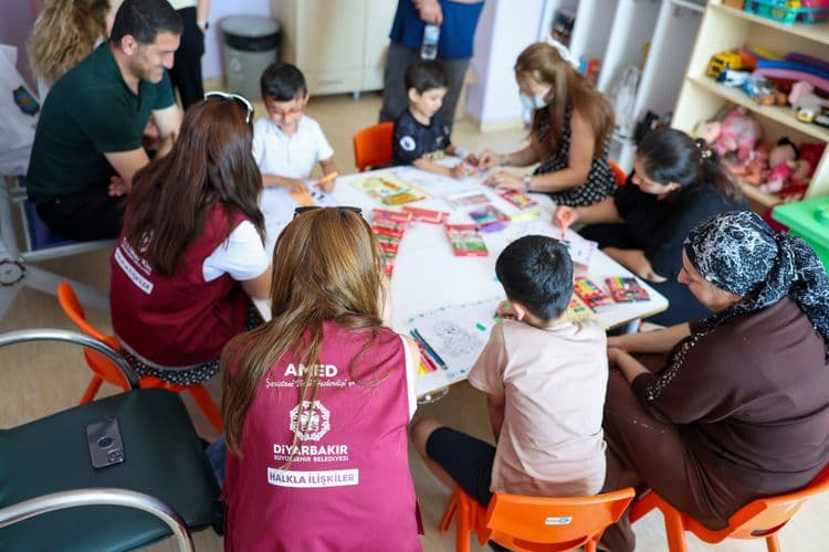 Çocuk Onkoloji Servisi’ndeki çocuklara moral etkinliği 2