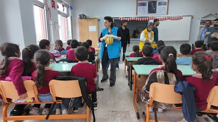 Dünya Süt Haftası’nda öğrencilere süt dağıtıldı 7