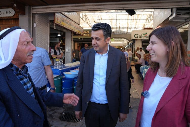 Eşbaşkanlardan Gazi Caddesi esnafına ziyaret: Ortak yaşam alanları korunmalı 15