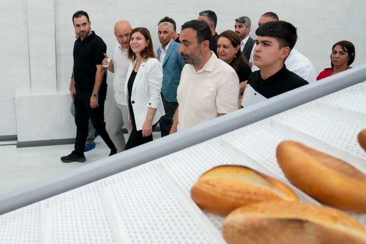 Halk Ekmek Fabrikası açıldı: Kâr için değil halk için üretim 17