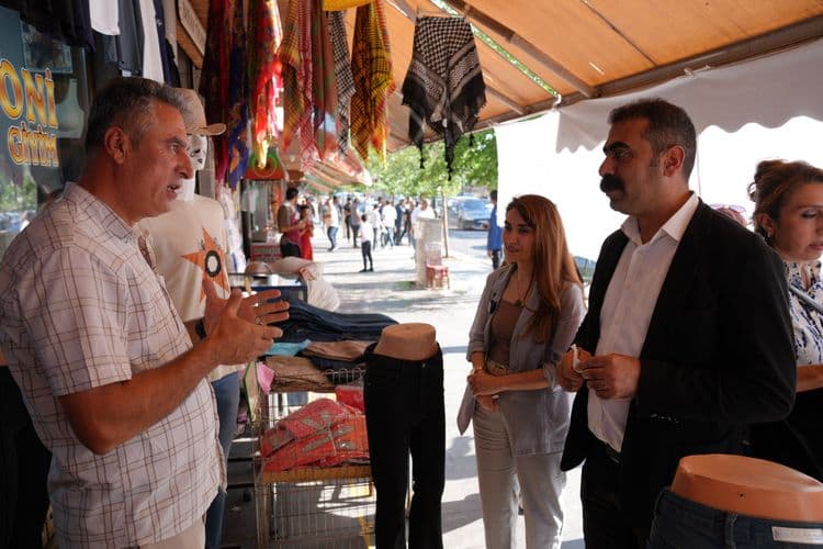 Eşbaşkanlardan Gazi Caddesi esnafına ziyaret: Ortak yaşam alanları korunmalı 18