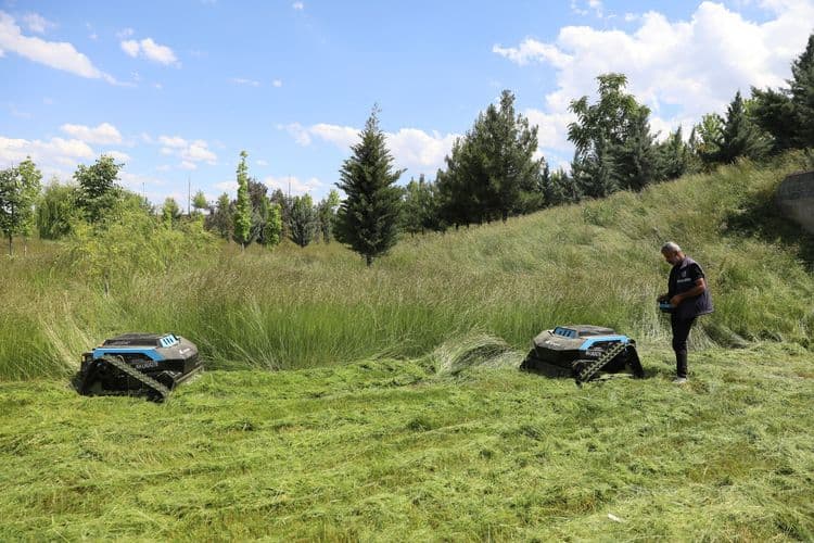 Yeni nesil ot biçme robotları sahada 1