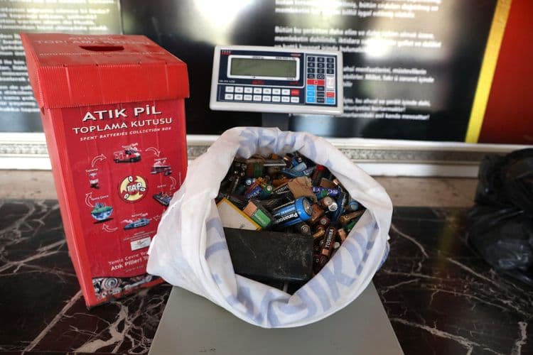 Öğrenciler 6 ayda 878 kilogram atık pil topladı 1