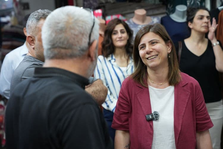 Eşbaşkanlardan Gazi Caddesi esnafına ziyaret: Ortak yaşam alanları korunmalı 22