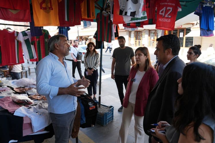 Eşbaşkanlardan Gazi Caddesi esnafına ziyaret: Ortak yaşam alanları korunmalı 3