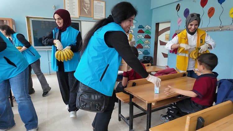 Dünya Süt Haftası’nda öğrencilere süt dağıtıldı 3