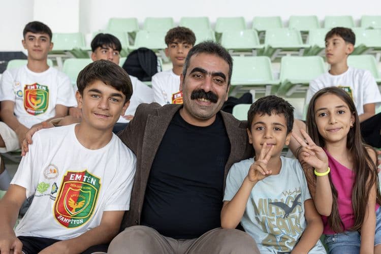 Eşbaşkan Hatun’dan sınava hazırlanan genç sporculara moral ziyareti 7