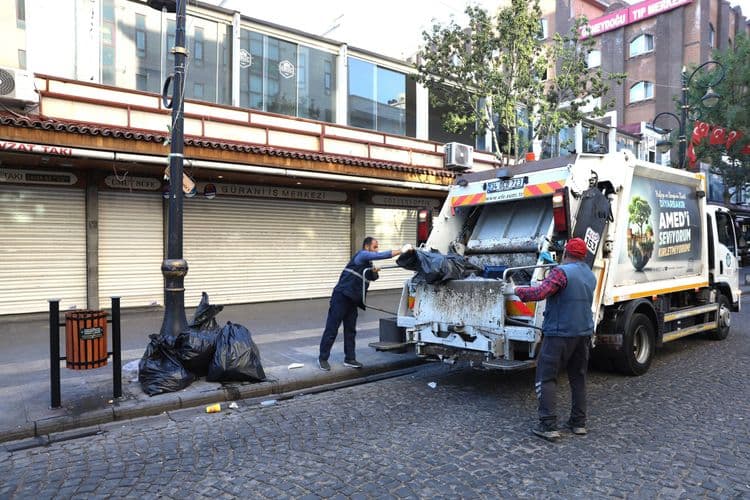 Sur ilçesinde temizlik çalışması 8
