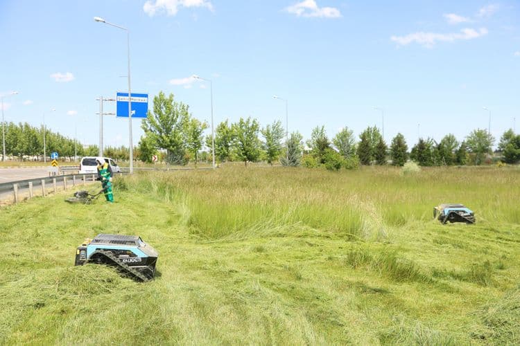 Yeni nesil ot biçme robotları sahada 3