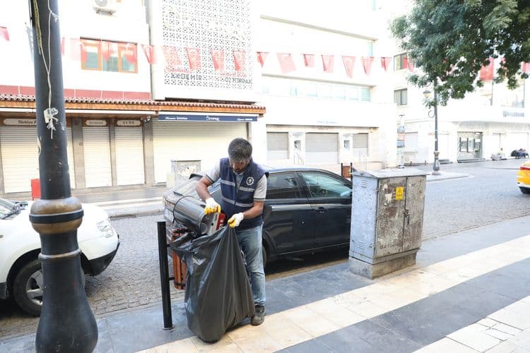 Sur ilçesinde temizlik çalışması 16