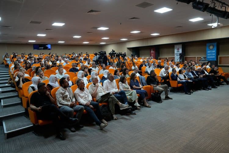 Dünya deneyimleri Diyarbakır'da buluştu: Barışın ortak yol haritası konuşuldu 3