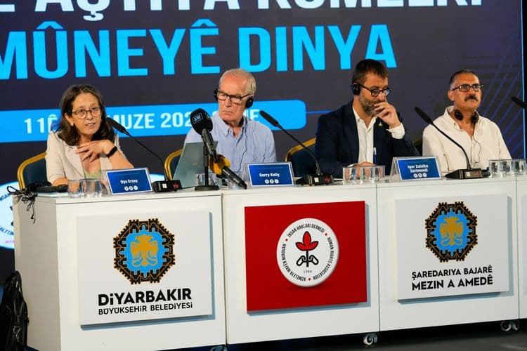 Dünya deneyimleri Diyarbakır'da buluştu: Barışın ortak yol haritası konuşuldu 5