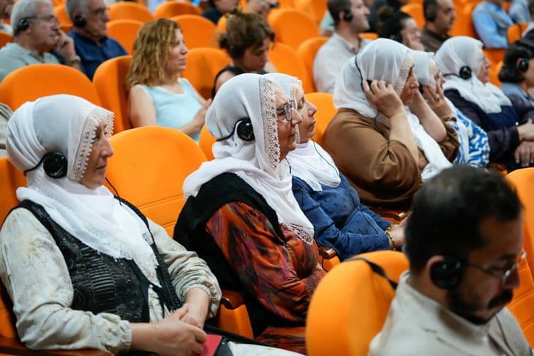 Dünya deneyimleri Diyarbakır'da buluştu: Barışın ortak yol haritası konuşuldu 9