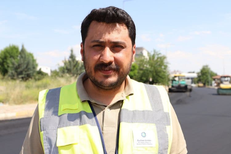 Kentin yol ağı sıcak asfaltla yenileniyor 2