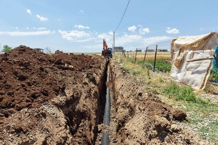 DİSKİ, Bismil Kooperatif Mahallesi'ne 10 bin metrelik kanalizasyon şebekesi döşüyor 3