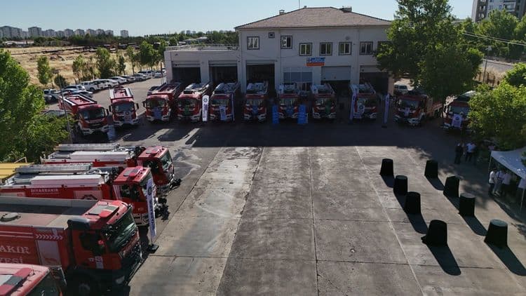İtfaiye filosuna 20 yeni araç: Halk için yatırımlara devam edeceğiz 19