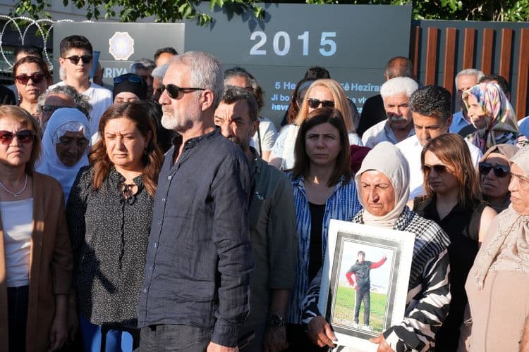 Eşbaşkanlar İstasyon Meydanı'ndaki anmaya katıldı 3