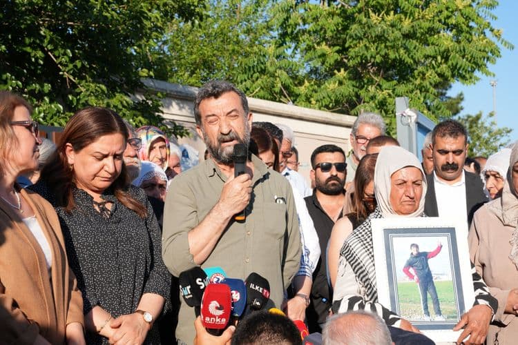 Eşbaşkanlar İstasyon Meydanı'ndaki anmaya katıldı 4