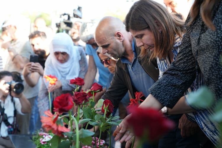 Eşbaşkanlar İstasyon Meydanı'ndaki anmaya katıldı 5