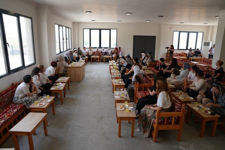 Eşbaşkanlar Kocaköy’de kadınların taleplerini dinledi 11