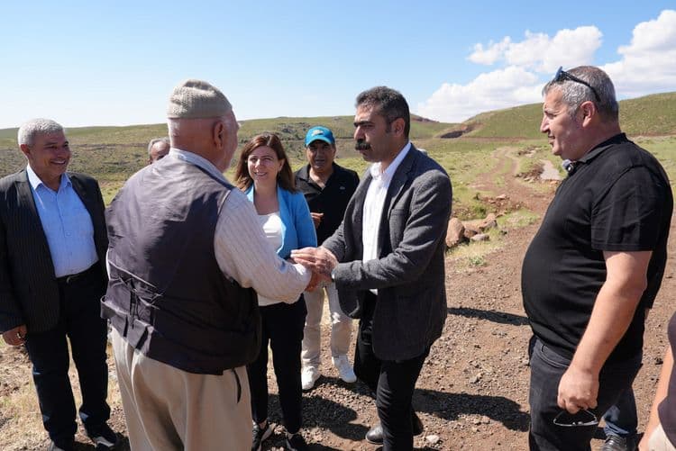 Karacadağ’da yurttaşlarla doğrudan temas, sorunlara yerinde çözüm arayışı 20