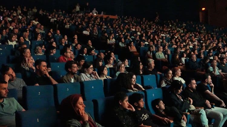 Kürt Dil Bayramı’nda ‘Moraşîn’ sahnelendi 8