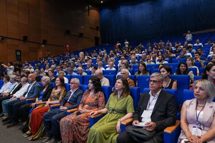 Eşbaşkan Hatun: Kürtçe yaşamın her alanında hak ettiği statüye kavuşmalı 2