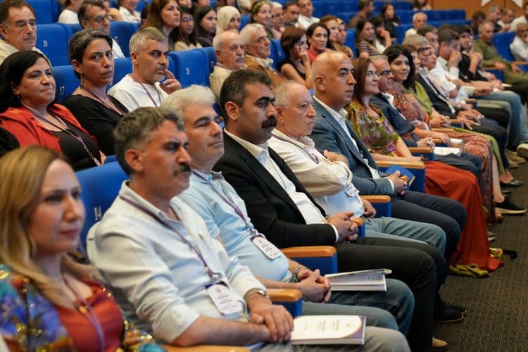 Eşbaşkan Hatun: Kürtçe yaşamın her alanında hak ettiği statüye kavuşmalı 7
