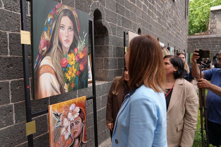Eşbaşkan Bucak, ‘Baharın Kadınları’ sergisinin açılışına katıldı 4