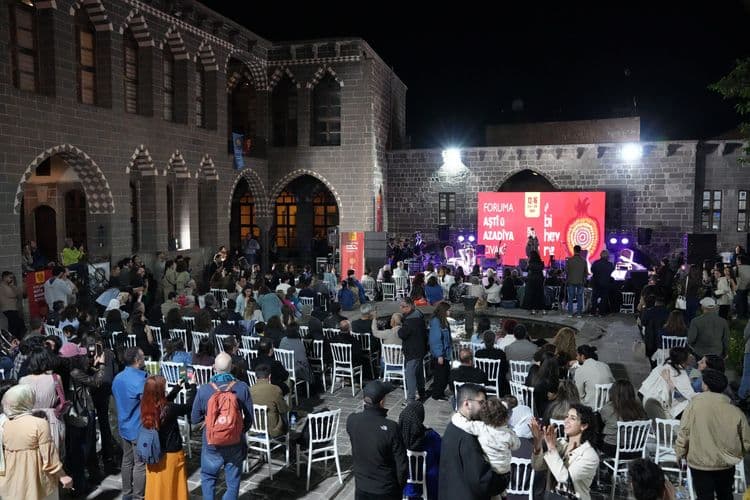 Toplumsal Barış ve Özgürlük Forumu çok dilli konserle sona erdi 1