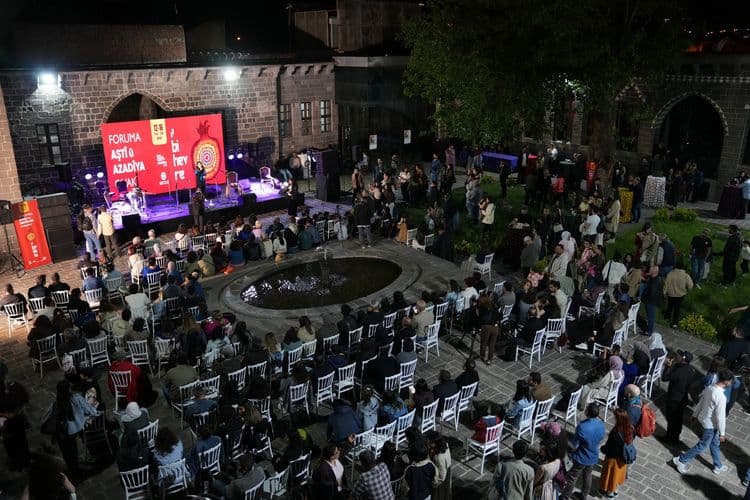 Toplumsal Barış ve Özgürlük Forumu çok dilli konserle sona erdi 2