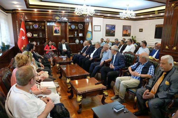 Uluslararası Basın Konfederasyonundan Eşbaşkanlara ziyaret 3