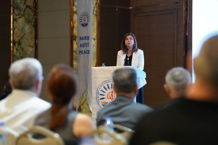 Eşbaşkan Bucak: Yerel demokrasi ruhu yeniden güncellenmeli 9