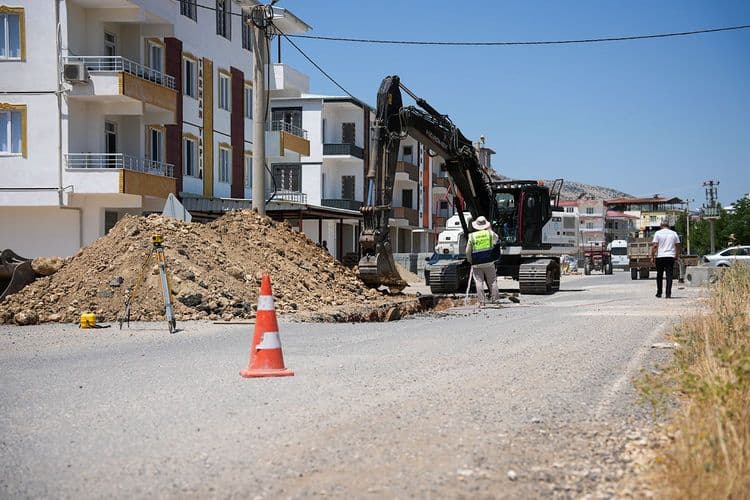DİSKİ, Hani’de yeni yerleşim alanları için kanalizasyon hattı çalışması başlattı 5