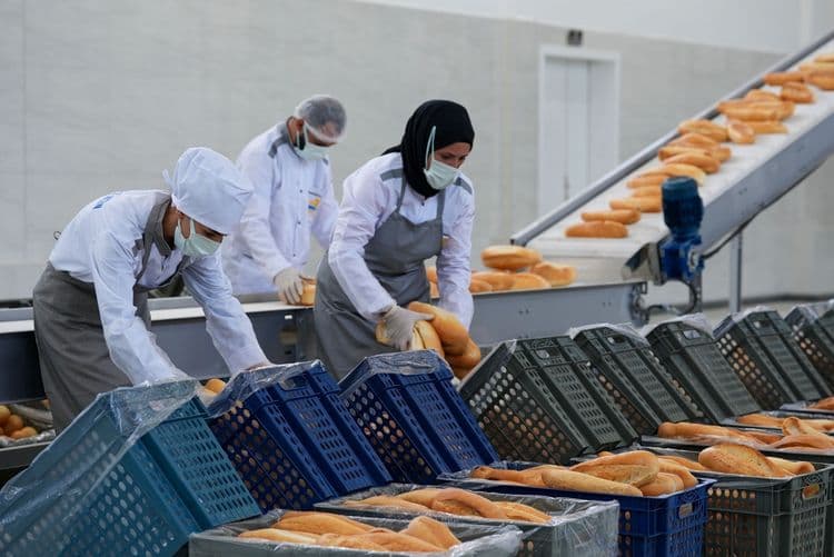 Halk Ekmek Fabrikası üretime geçti, ilk ekmekler yurttaşlara ücretsiz dağıtıldı 8