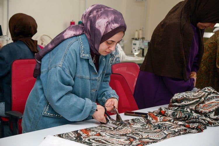 Tekstil Atölyesinde öğrenip tasarlıyorlar   Sürükle 7