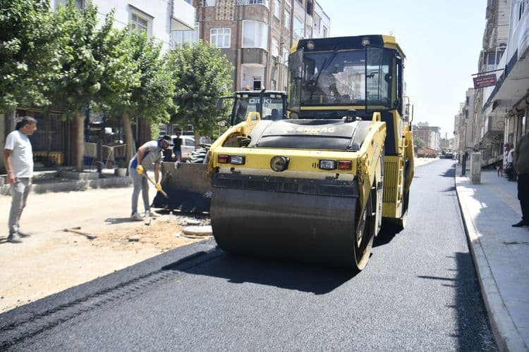 Bismil’de ulaşımı güçlendiren asfalt çalışması 1