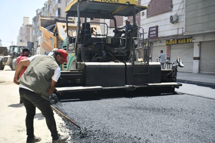 Bismil’de ulaşımı güçlendiren asfalt çalışması 4